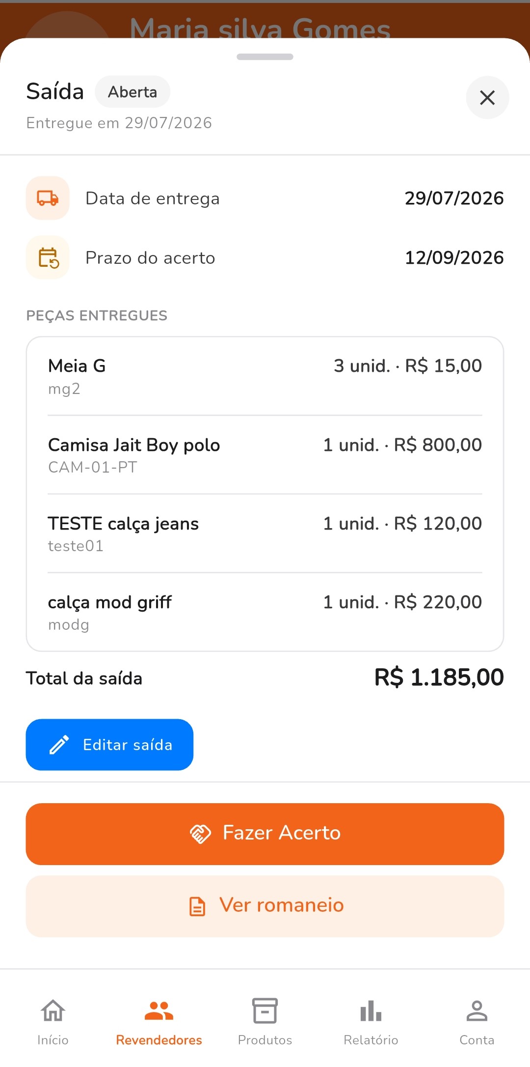 Detalhe de uma saída registrada no Acerto Simples com as peças entregues, quantidades e valores